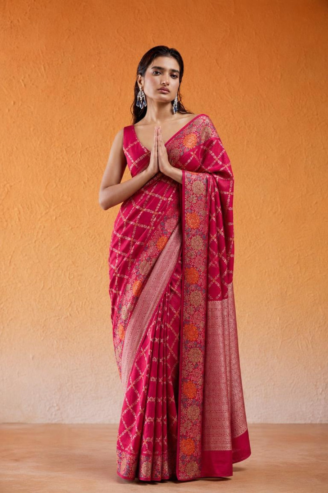 Sunehri Kanchan Banarasi Silk Saree With Silver Zari Weave