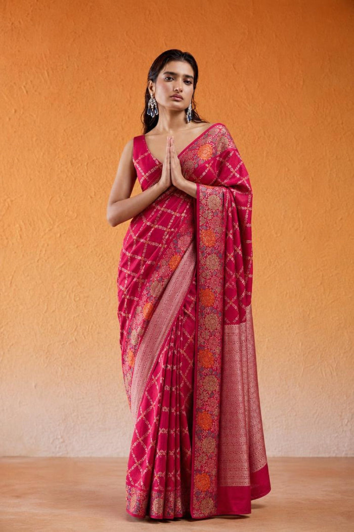 Sunehri Kanchan Banarasi Silk Saree With Silver Zari Weave